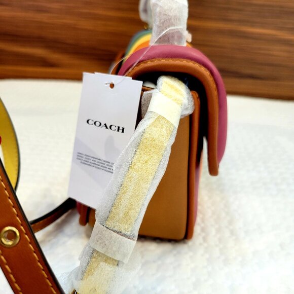 Coach Turnlock Clutch - Picture 5 of 16